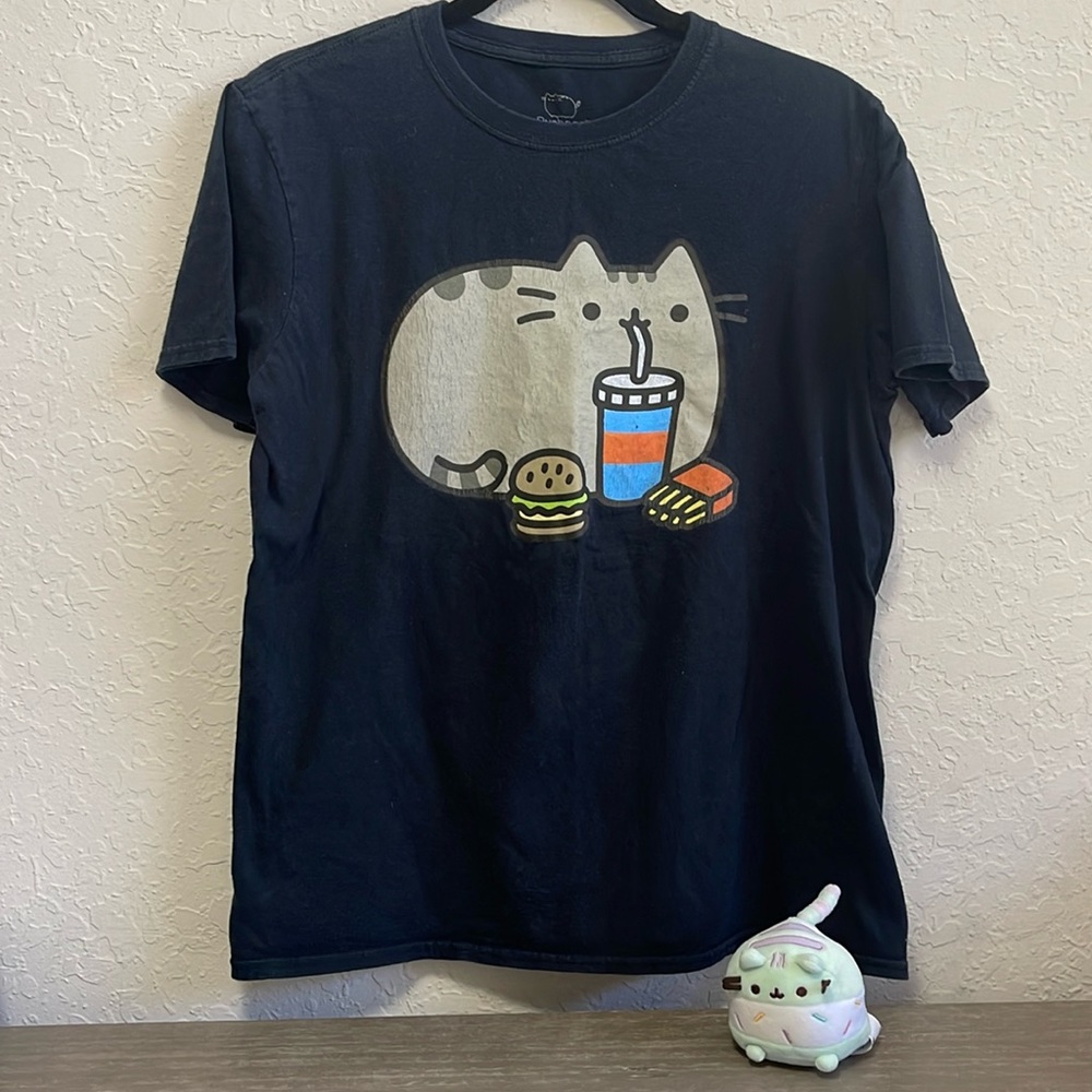 Pusheen black t-shirt women’s size medium